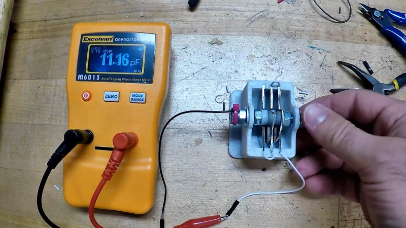 DIY Tuning Capacitors from Washers and 3D-Printed Parts