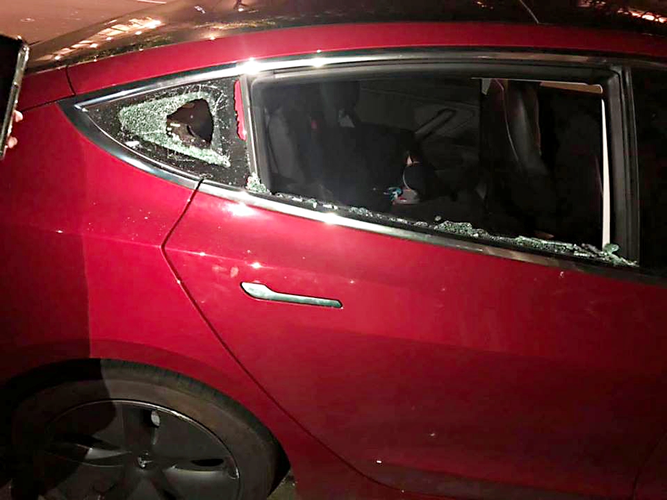 Tesla break-ins reward thieves with pricey valuables: police reports