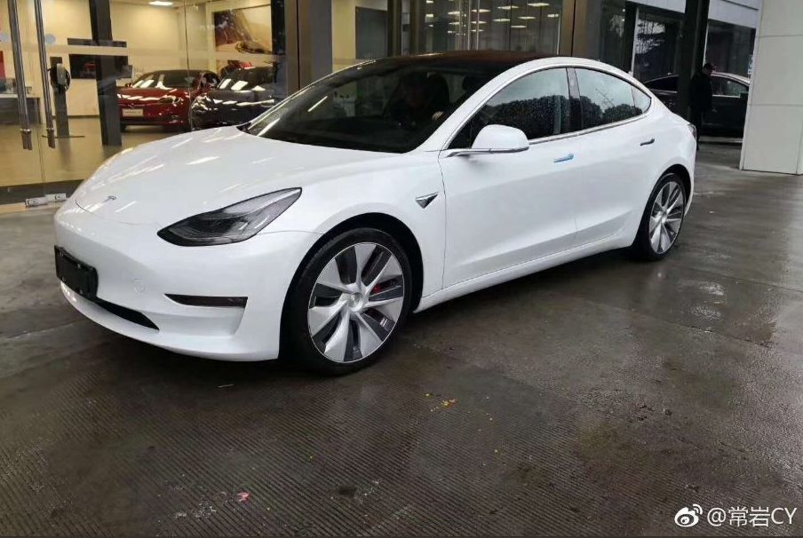 Tesla Model 3 temporarily blocked by China customs over incorrect labels (updated)
