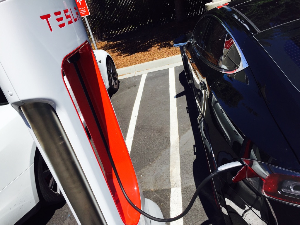Tesla Supercharger V3 details: 250 kW, no charge splitting, twice as fast