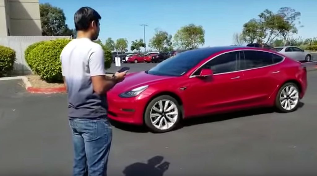 Watch this Tesla Model 3 drive to its owner on Enhanced Summon in latest video