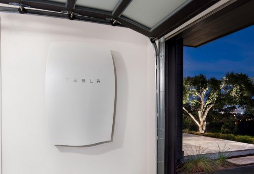 Tesla Sets Record for EV Deliveries, but Losses and Solar Shrinkage Endure