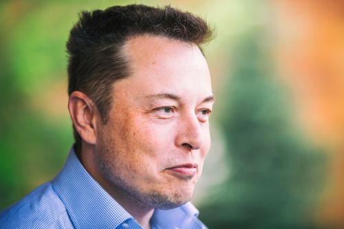 Tesla’s Musk Floats Goal of Producing Solar Roofs at a Rate of ‘1,000 a Week’ by Year’s End