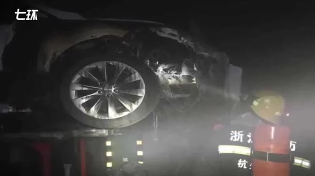 Tesla Spontaneously Combusts In A Repair Shop In Hangzhou, China