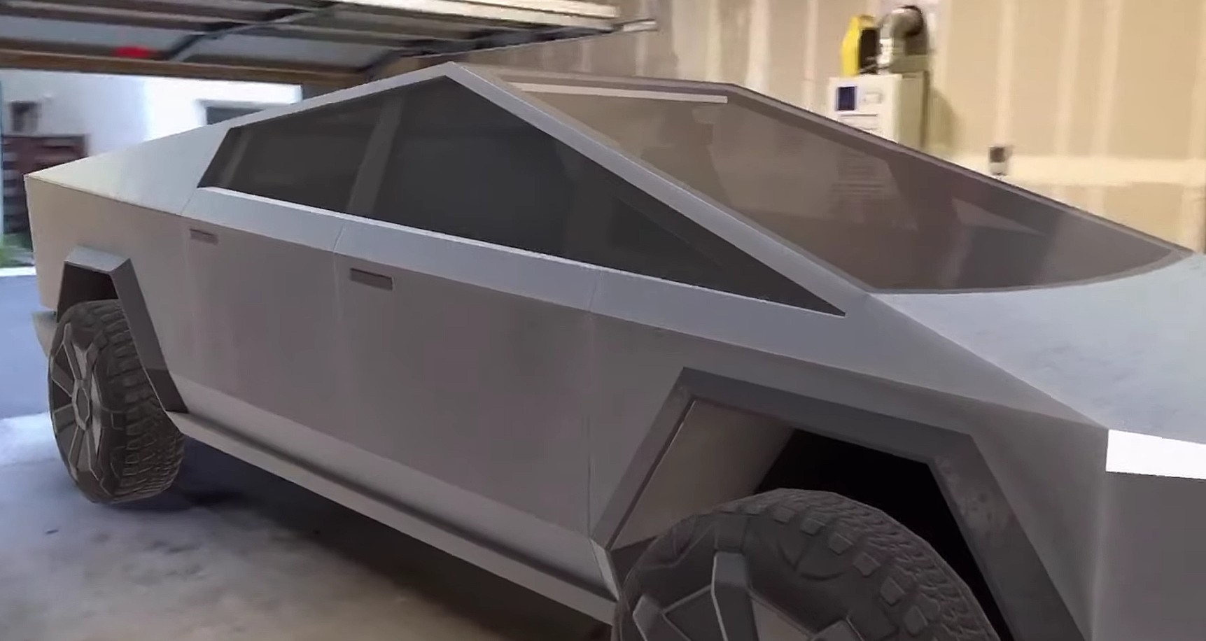 Parking A Tesla Cybertruck Inside A Home Garage Isn T Going