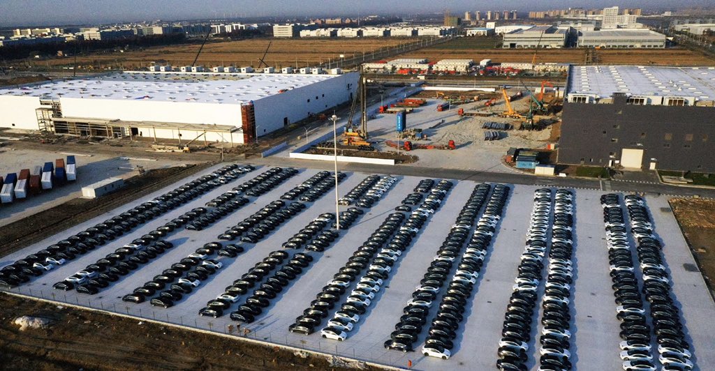 Tesla’s China factory fills up with Model 3 days after securing sales permit