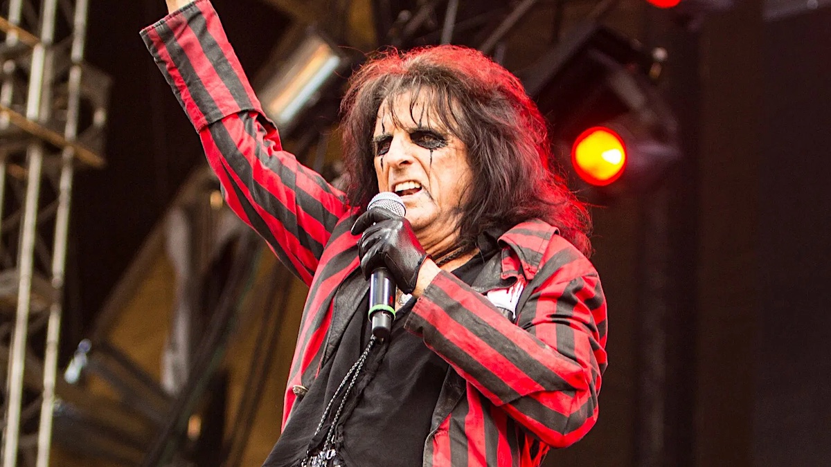 Alice Cooper extends 2020 tour with new US leg featuring Lita Ford and Tesla