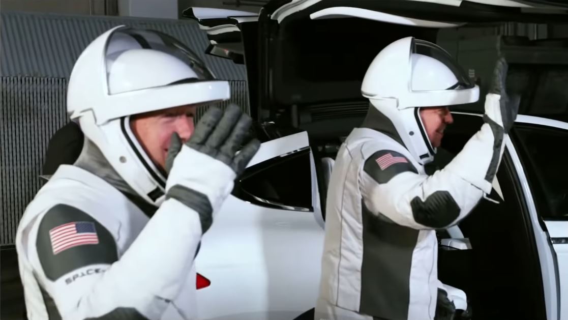 Tesla, SpaceX confirm Model X will be official ride of astronauts