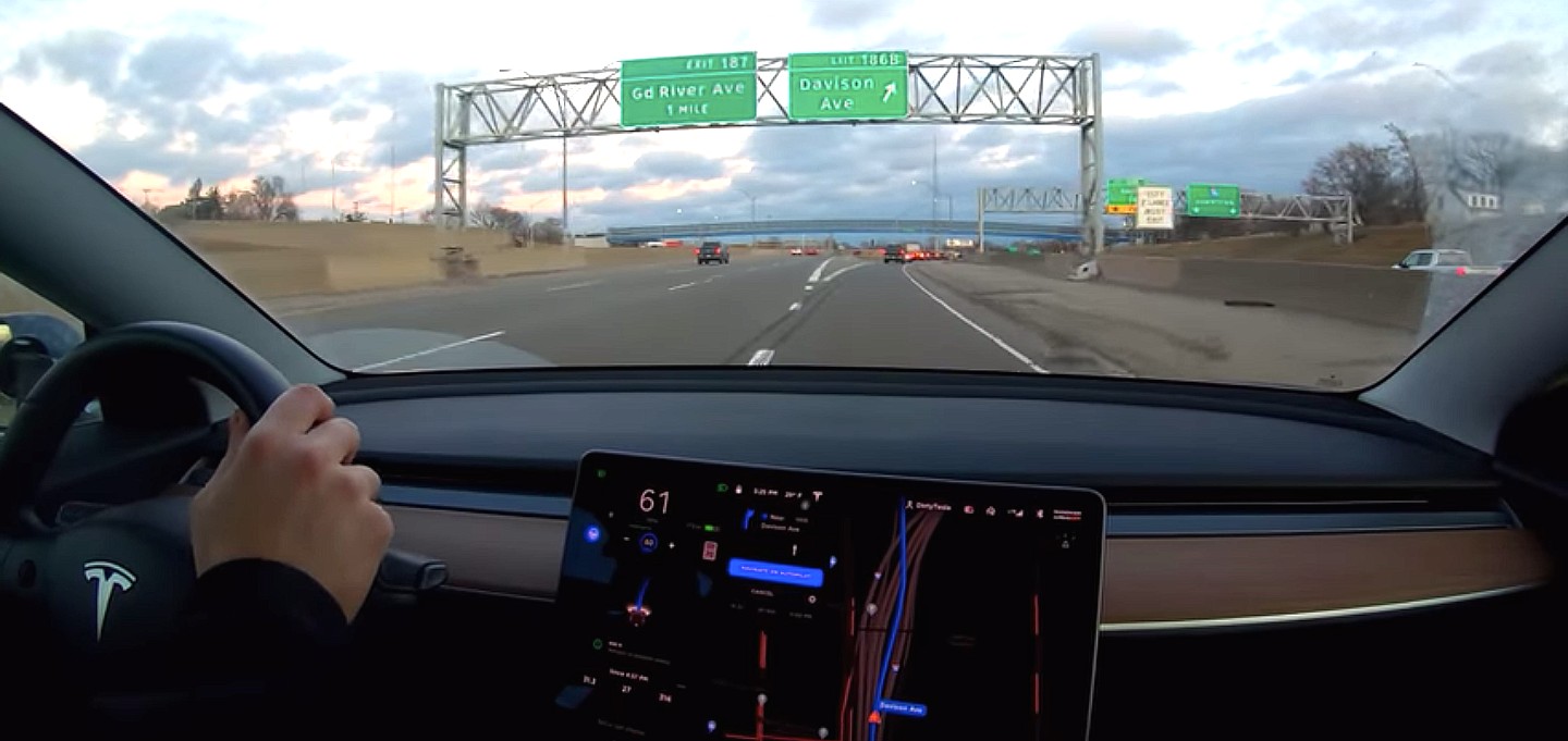 Tesla’s Autopilot conquers intimidating highway and inner city trip with ease