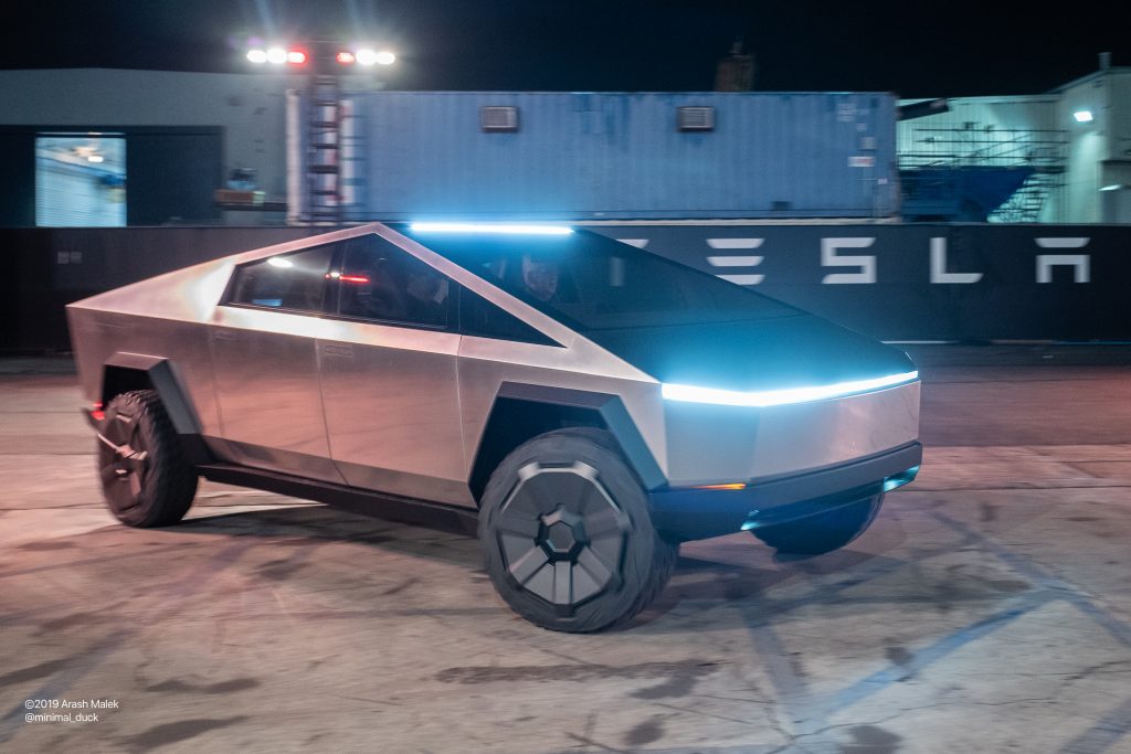 Tesla Cybertruck will have “laser blade lights” and adjusted dimensions
