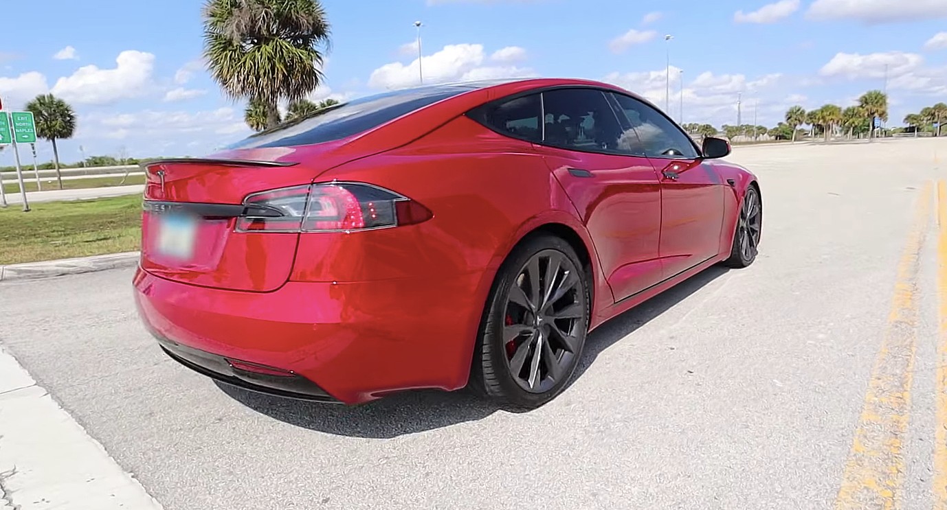 First look at Tesla Model S ‘Cheetah Stance’ Launch Mode in action