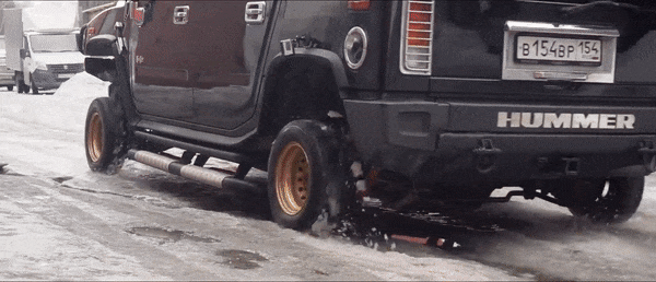 A Hummer H2 On Tiny 13-Inch Wheels Is The Funniest And Weirdest Thing You’ll See Today