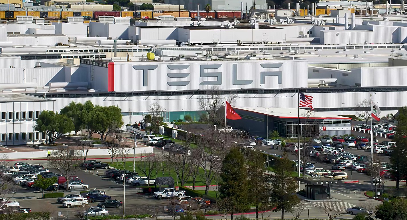 Tesla hits all-time-highs as TSLA shorts’ losses beat US airline industry in 2020