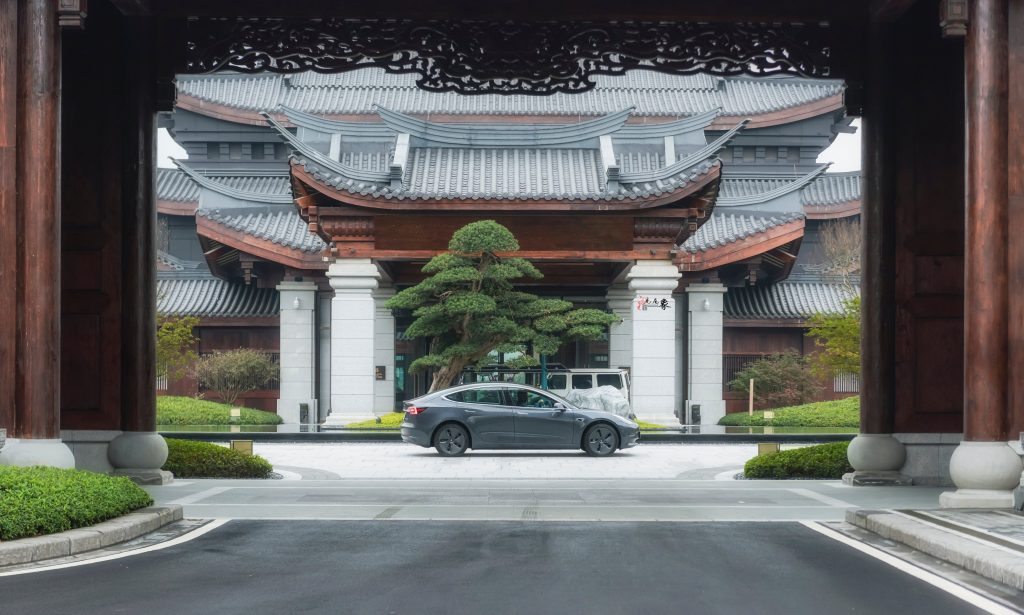 Tesla China ensures ‘worry-free’ trips with more Supercharger V3 stalls & service centers