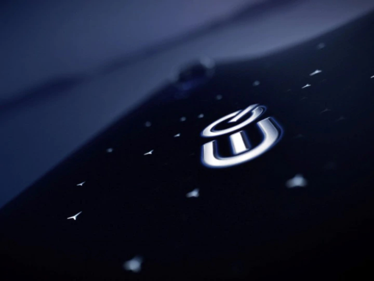Mercedes-Benz Teases Next-Gen MBUX UI With Radical New Hyperscreen