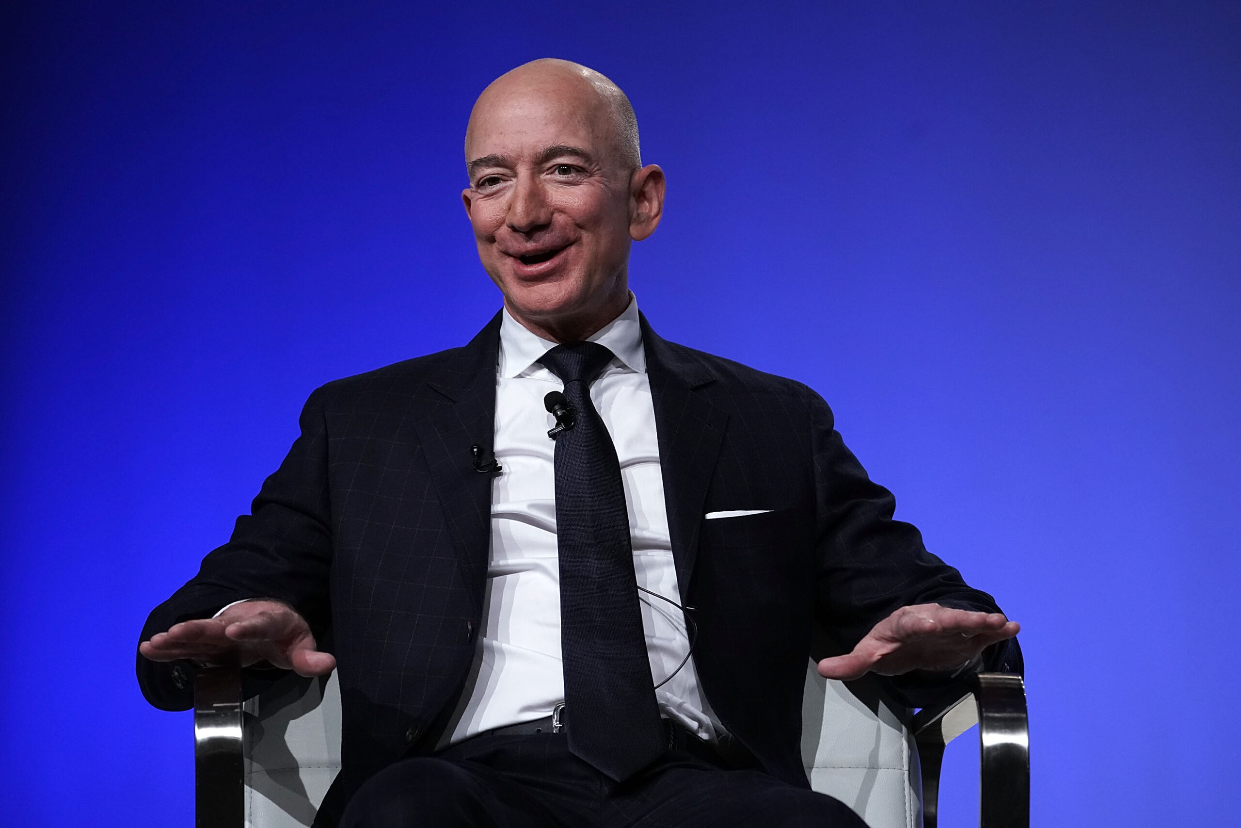 Daily Crunch: Jeff Bezos will step down as Amazon CEO