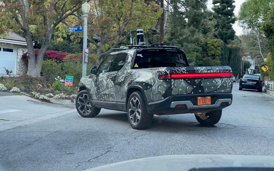 Rivian R1T with LiDAR rig spotted in Los Angeles
