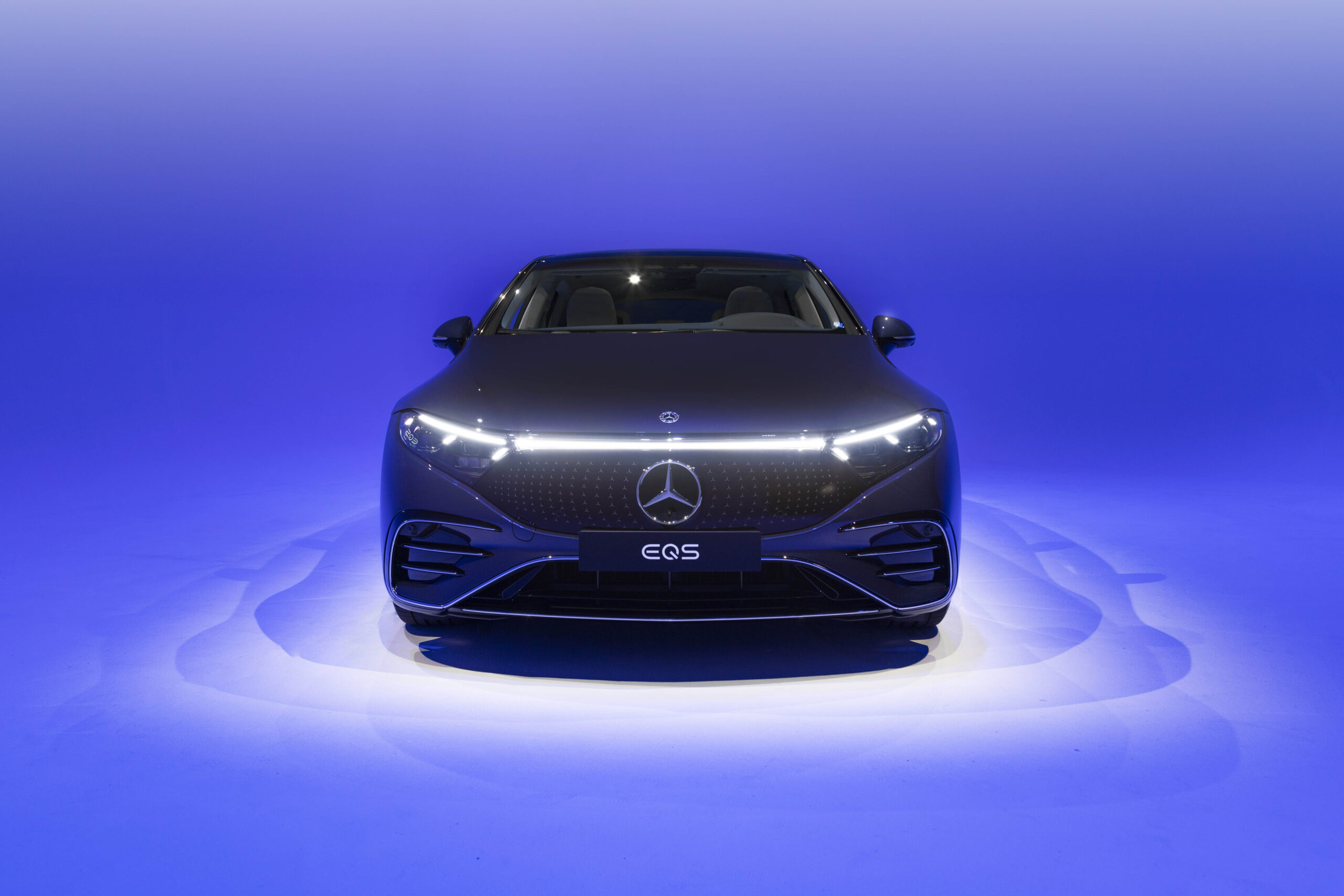 All the tech crammed into the 2022 Mercedes-Benz EQS