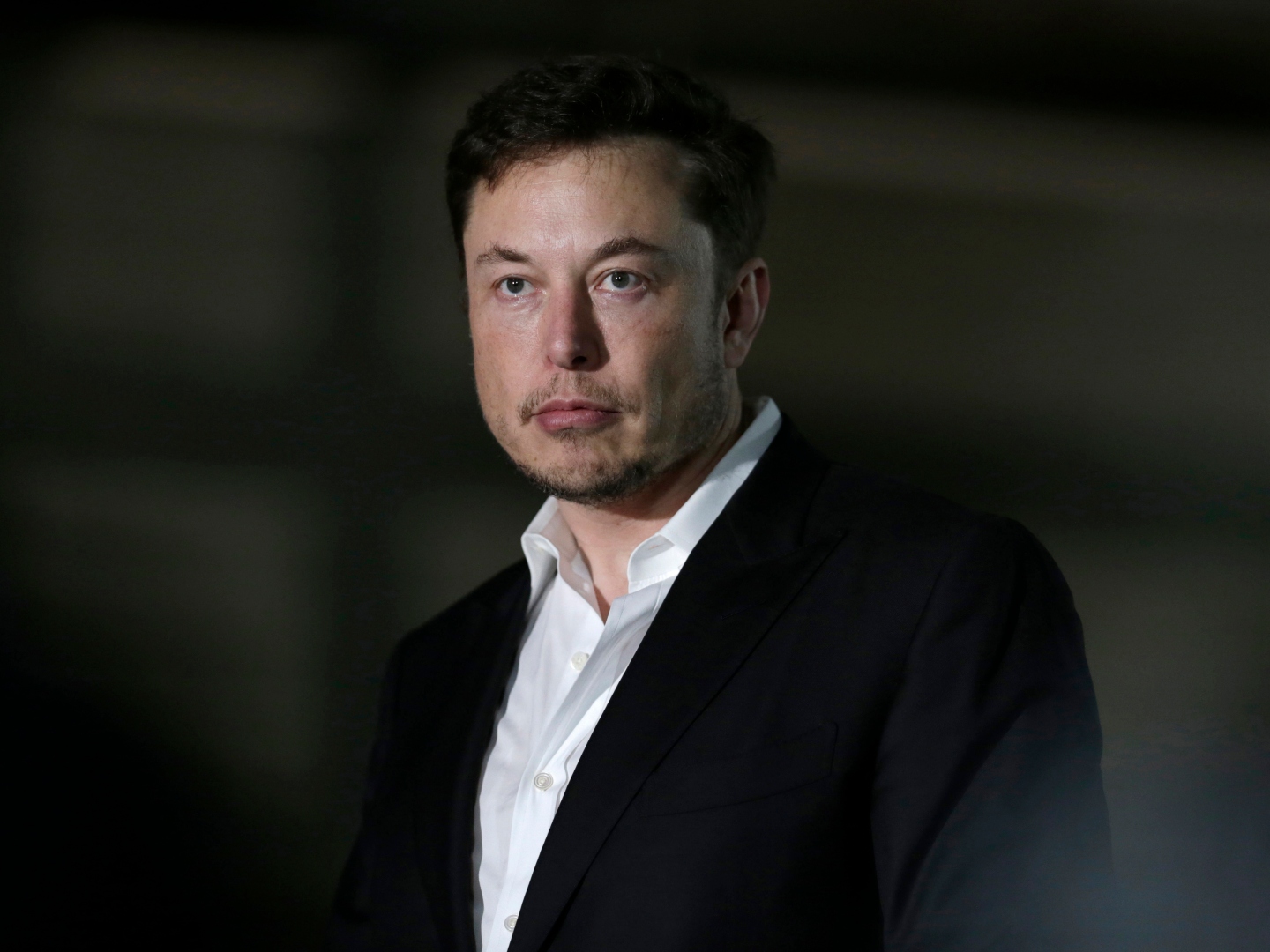 Elon Musk’s Mom Gushing Over Her Son on Twitter Comes at a Curious Time For the Billionaire