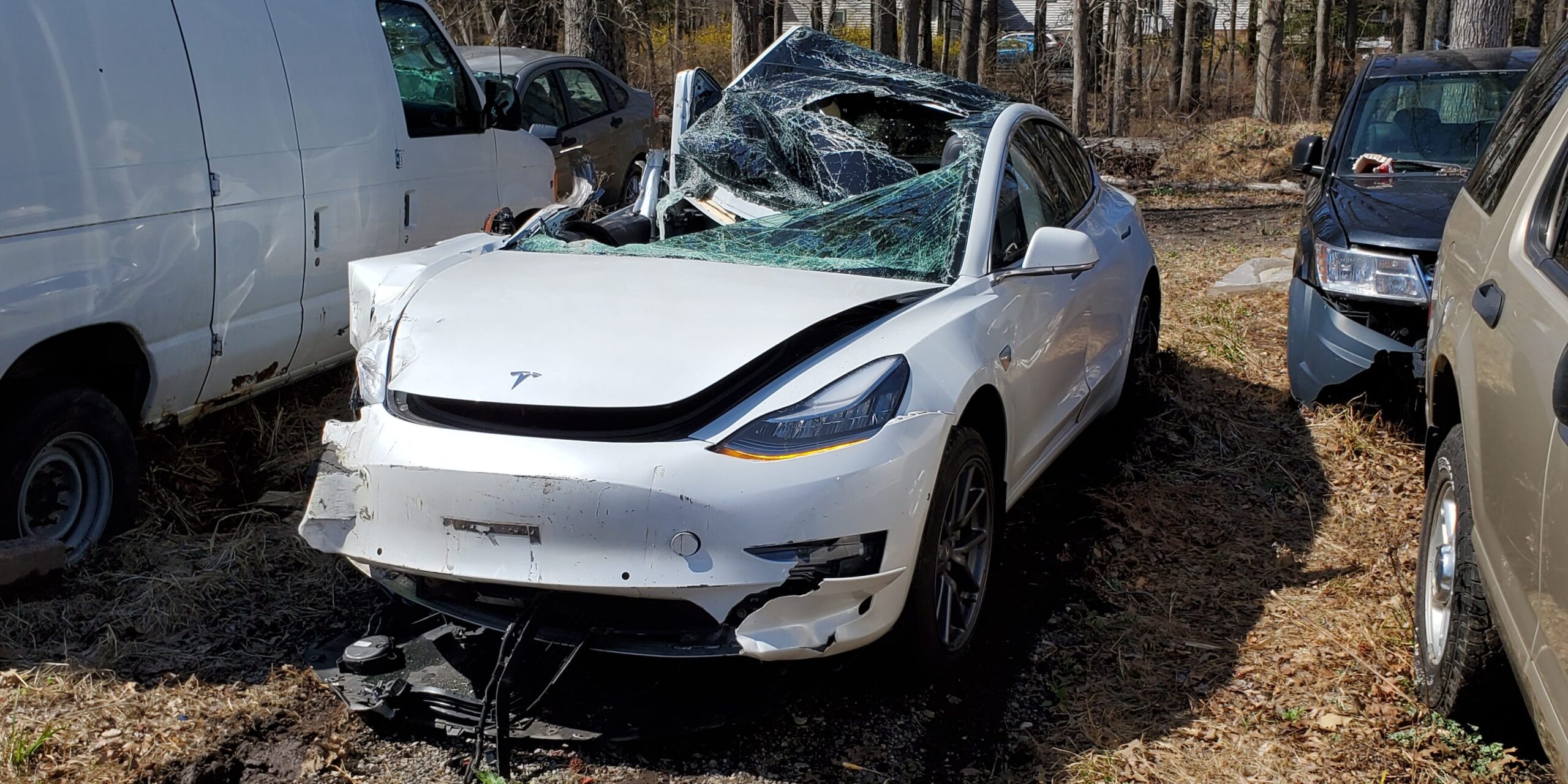 Safety regulators are investigating Autopilot’s role in 30 Tesla crashes that killed 10 people, report says