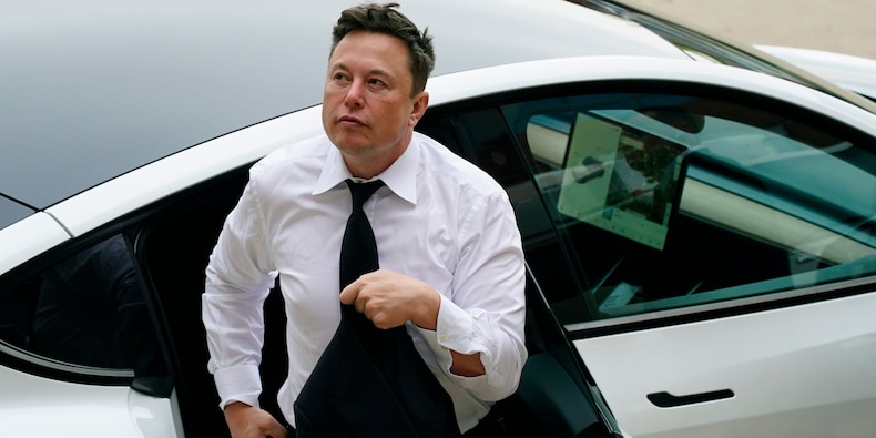 Tesla falls as much as 5% after Elon Musk warns it hasn’t yet signed the Hertz contract for a record-breaking 100,000 orders
